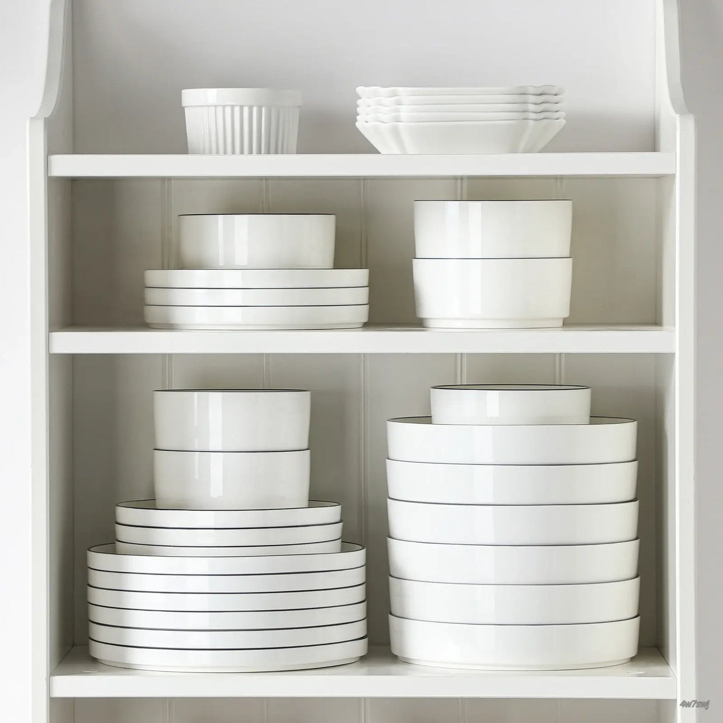 Porcelain Dinnerware Set for 4/6, Modern Plates and Bowls Set, Chip & Scratch Resistant Dishware, Microwave & Dishwasher Safe, Elegant Kitchen Dining Set, LEAH Series